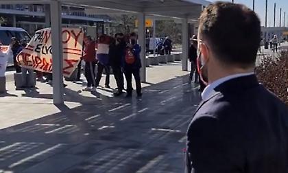 Υποδοχή με συνθήματα για τον Ολυμπιακό στην Ολλανδία (video)