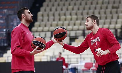 Το… reunion Μιλουτίνοφ-Βεζένκοφ στην Αθήνα (pic)