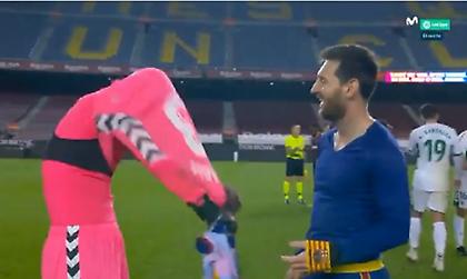 Ο τερματοφύλακας της Έλτσε δεν πίστευε ότι ο Μέσι του ζήτησε τη φανέλα του (video)