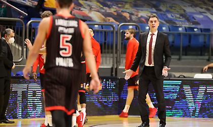 Ζέρβας: «Οφείλει να αντιδράσει ο Ολυμπιακός»