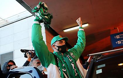 Ο πανζουρλισμός στην άφιξη του Χεζόνια για τον Παναθηναϊκό! (pics)