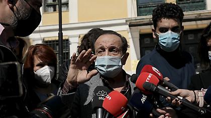 Μπιμπίλας για αιχμές Λιγνάδη: Λυπάμαι Δημήτρη, σε γνώρισα στα Στρουμφάκια