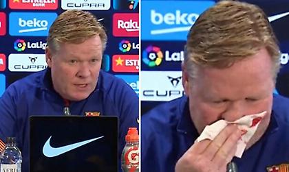 Απρόοπτο με Κούμαν: «Άνοιξε» η μύτη του στην συνέντευξη Τύπου (video)