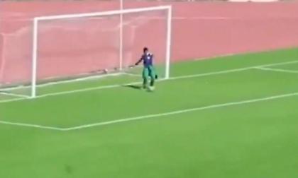 Από μηχανής θεός: Ball boy έδιωξε την μπάλα πάνω στη γραμμή στην Αλγερία (video)