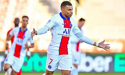 Έκανε… βόλτα στην Ντιζόν η Παρί