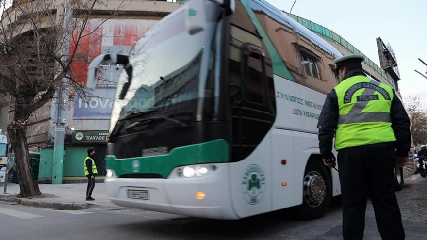 Οι αφίξεις Παναθηναϊκού και ΑΕΚ στη Λεωφόρο (vids)