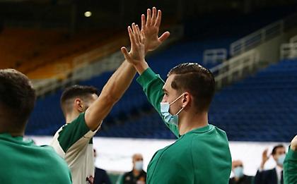 Χεζόνια στον Μπρέι: «Κάρι... μ@@@@α!»