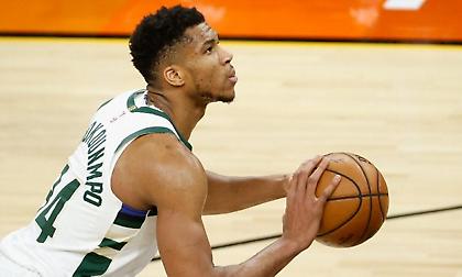 Γιάννης Αντετοκούνμπο: Φεβρουάριος, ο μήνας της εκτόξευσης στις ελεύθερες βολές (videos)