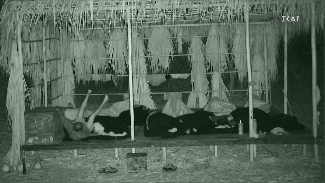 Survivor: Τούμπα στην καλύβα για Τριαντάφυλλο πηγαίνοντας… τουαλέτα (video)