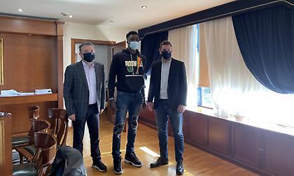 Κατέθεσε αίτημα απόκτησης ελληνικής ιθαγένειας ο Άλεξ Αντετοκούνμπο (pics)