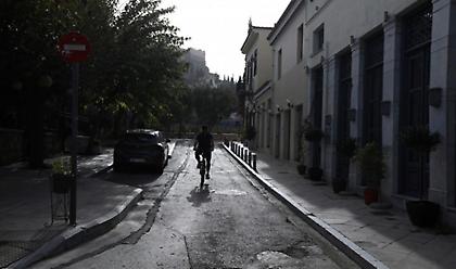 Εισήγηση λοιμωξιολόγων: Χιλιομετρικό όριο για ψώνια - Έως τις 7 η κυκλοφορία τα Σαββατοκύριακα