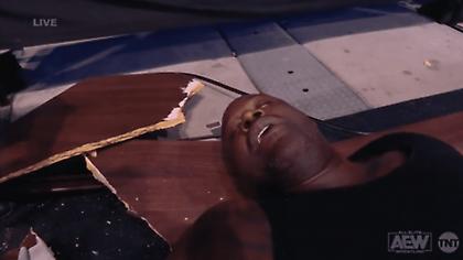 Ο Σακίλ Ο' Νιλ βγήκε νοκ-άουτ σε αγώνα pro-wrestling!