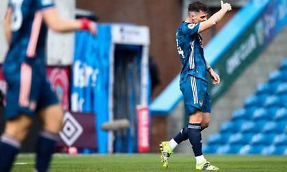 Απίστευτη «γκάφα» του Τζάκα και 1-1 η Μπέρνλι! (video)