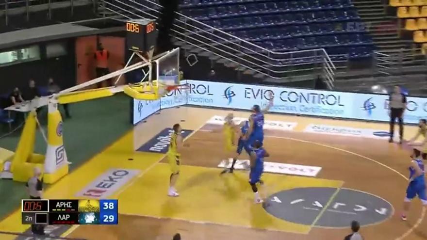 Άρης-Λάρισα: Buzzer beater και… έφυγε ο Φλιώνης (video)