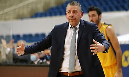 Παπαθεοδώρου: «Έχουμε πολλές απουσίες, όμως δεν θα τα παρατήσουμε»