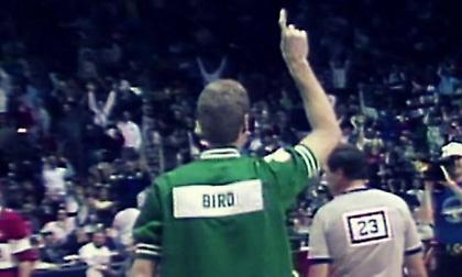 NBA All-Star Game: Όταν ο Λάρι Μπερντ ανάγκασε τον «Air» να πει «πού να βγάλει και τη ζακέτα» (video