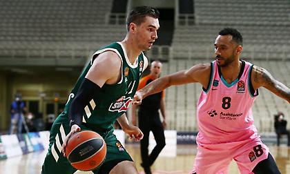 Κοντός: «Θυμίζει Αντεντοκούνμπο με Εθνική ο Χεζόνια»