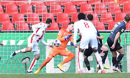 «Όρθια» η Βέρντερ