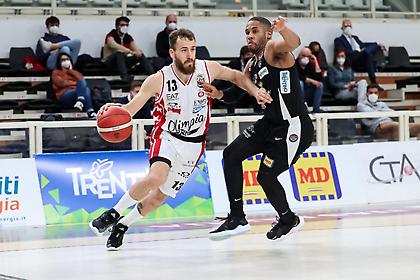 Σταμάτησε την Αρμάνι η Τρέντο