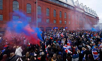 Ρέιντζερς: «Κράξιμο» για τον συνωστισμό οπαδών στους πανηγυρισμούς για το πρωτάθλημα