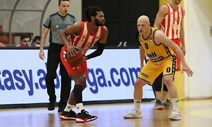 Πλησίασε την τετράδα ο Ερυθρός Αστέρας