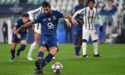 Γιουβέντους-Πόρτο: Το 0-1 των «δράκων» με πέναλτι (video)