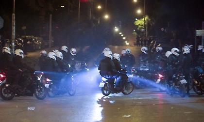 Πληροφορίες ότι συνελήφθη ο «Ινδιάνος» που έριξε από το μηχανάκι τον αστυνομικό στη Νέα Σμύρνη (vid)