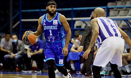 Πήρε Σμιθ από Ιωνικό για αντί-Παππά η Ζιέλονα