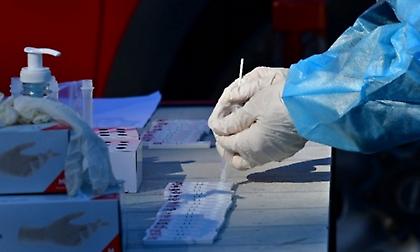 Δωρεάν έλεγχοι για κορωνοϊό για εργαζόμενους σε επιχειρήσεις άνω των 20 υπαλλήλων