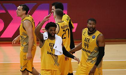 Η παρακάμερα από το ΑΕΚ-Τουρκ Τέλεκομ (video)