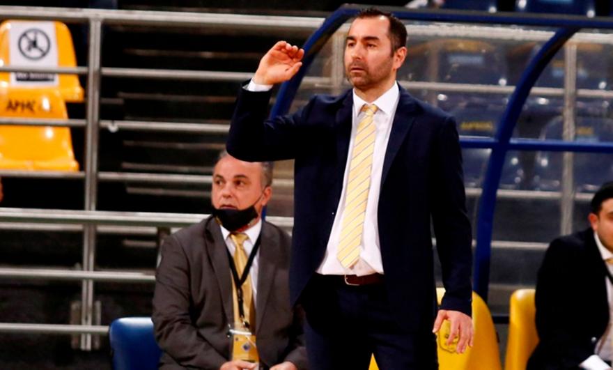 Καμπερίδης: «Μας έδωσαν ανάσα οι δύο συνεχόμενες νίκες»