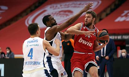 Βεζένκοφ: «Παίξαμε σπουδαία άμυνα για 30 λεπτά»