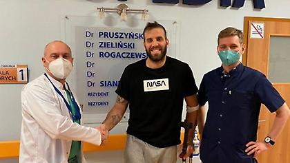 Έκανε επέμβαση ο Παππάς - Επιστρέφει Ελλάδα για την αποκατάσταση