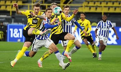 «Ζωντανή» για τετράδα η Ντόρτμουντ