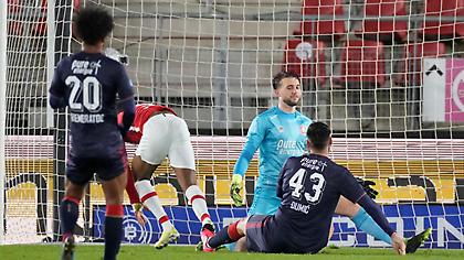 Απίστευτο: Τρία αυτογκόλ σε ένα ημίχρονο σε αγώνα στην Ολλανδία