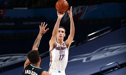 Φοβερός Ποκουσέφσκι «καθάρισε» Γκρίζλις