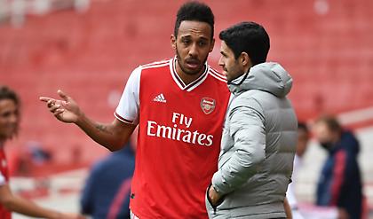 Στηρίζουν Αρτέτα τα αποδυτήρια της Άρσεναλ