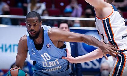 Χαμογέλασε μετά το ΣΕΦ η Ζενίτ