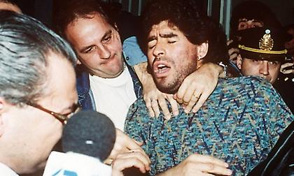 H αρχή του τέλους ενός μύθου: Όταν ο Μαραντόνα πιάστηκε με κοκαΐνη και τιμωρήθηκε με 15 μήνες!