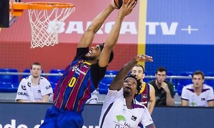 Σάρωσε τη Μάλαγα και συνεχίζει το «κυνήγι» η Μπαρτσελόνα