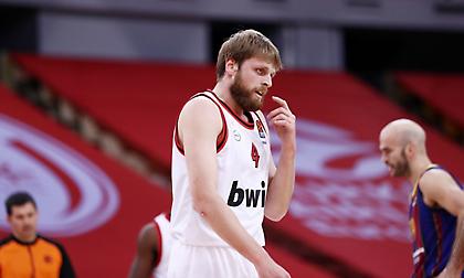 Η άλλη… πλευρά του Βασίλη Χαραλαμπόπουλου