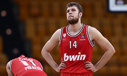 Βεζένκοφ: «Να μην παρασυρθούμε από την Άλμπα»