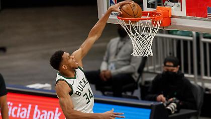 Φοβερά καρφώματα Γιάννη και Οκόρο στο Top 10