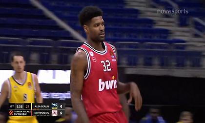 Άλμπα Βερολίνου-Ολυμπιακός: Δυναμική παρουσία από τον Έλις (video)