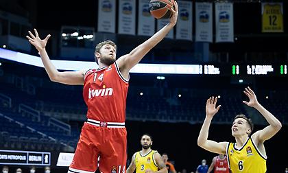 Η κριτική του Ολυμπιακού: «Μαγικός» Βεζένκοβ