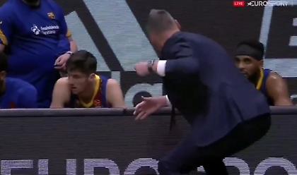 Έξαλλος με τον Ντέιβις ο Σάρας (video)