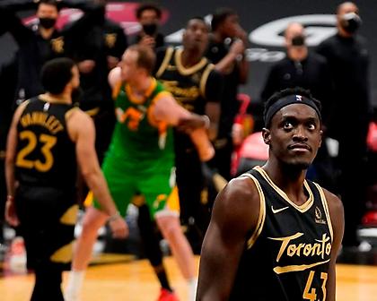 Η μπάλα «πούλησε» τον Σιάκαμ και οι Ράπτορς έχασαν (video)