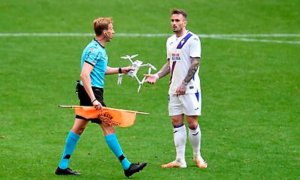 Μπιλμπάο-Εϊμπάρ: Προσγειώθηκε drone στο γήπεδο με μήνυμα κατά του Euro! (pics)