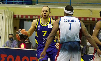 Μεσολόγγι-Λαύριο: «Οδοστρωτήρας» Μουράτος με καρφωματάρα! (video)