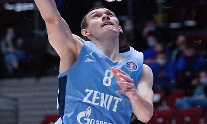 Παρέμεινε στην κορυφή η Ζενίτ